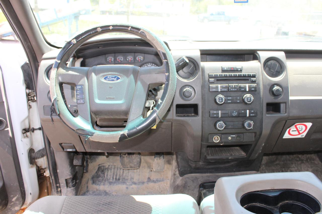 2010 Ford F-150 XL Photo