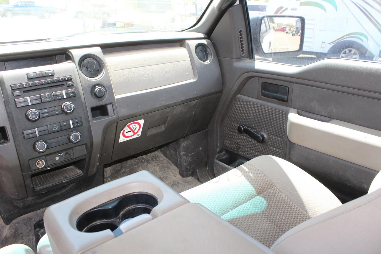 2010 Ford F-150 XL Photo