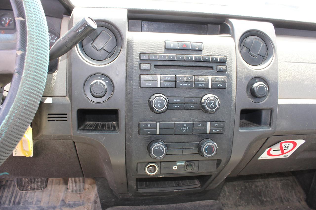 2010 Ford F-150 XL Photo