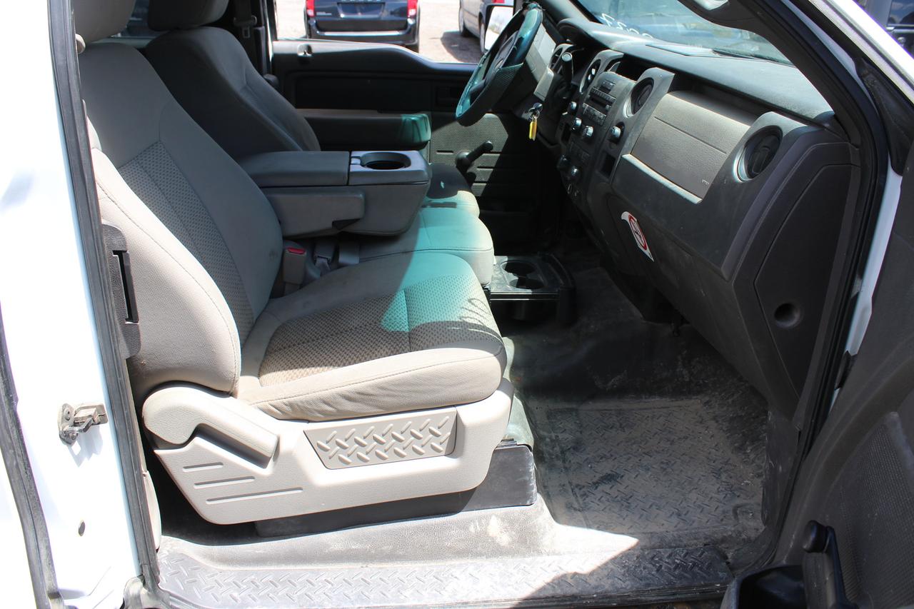 2010 Ford F-150 XL Photo
