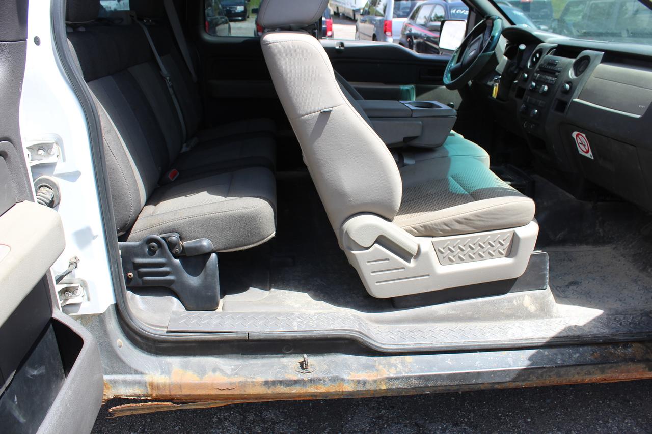 2010 Ford F-150 XL Photo
