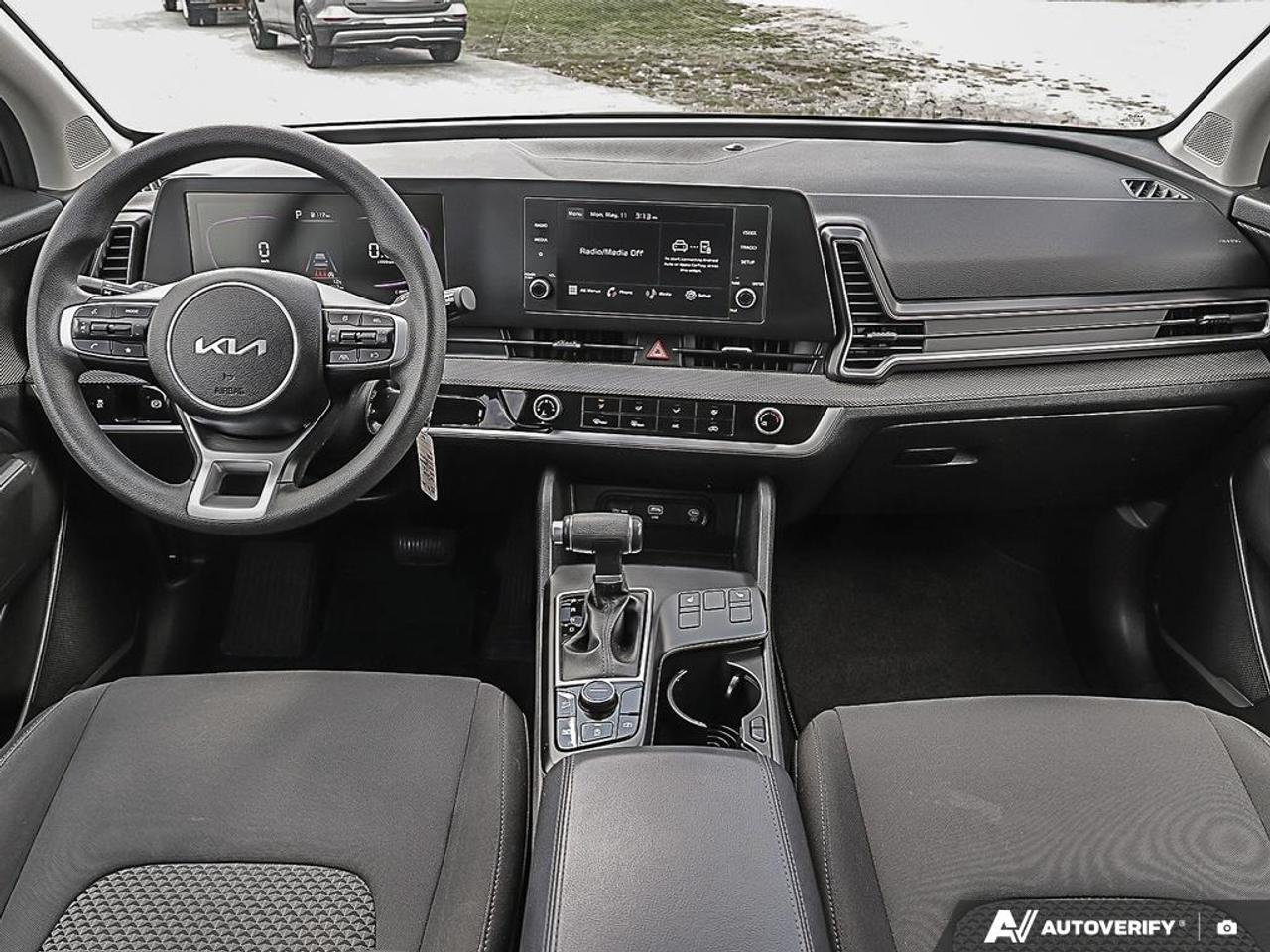 2024 Kia Sportage LX AWD, R/V CAM, LKA, FCA, H/SEATS Photo
