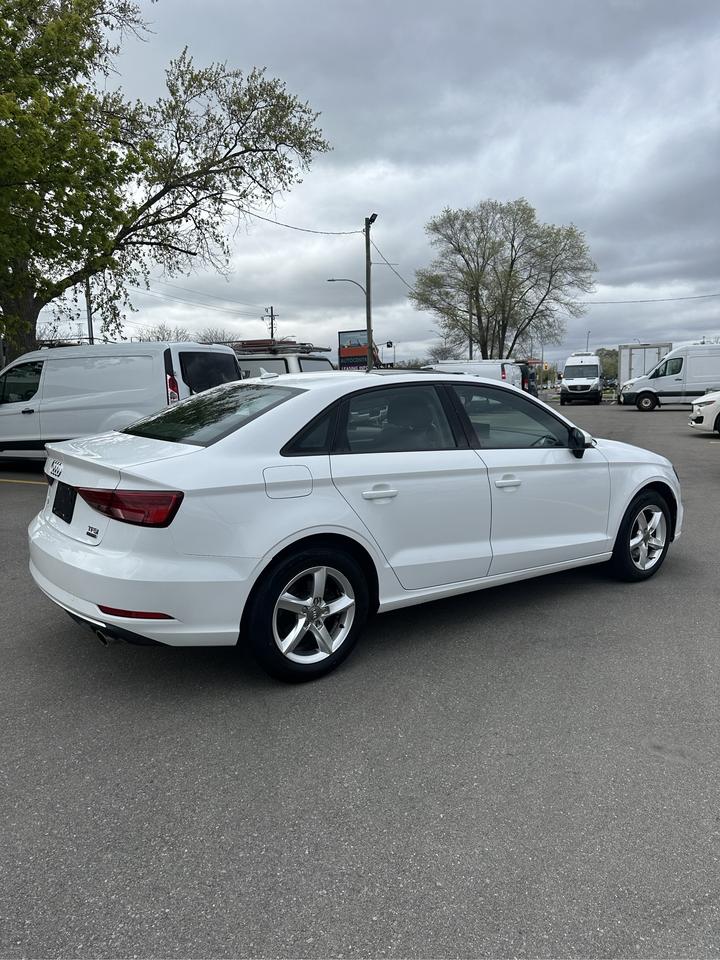 2017 Audi A3 2.0T Komfort Photo