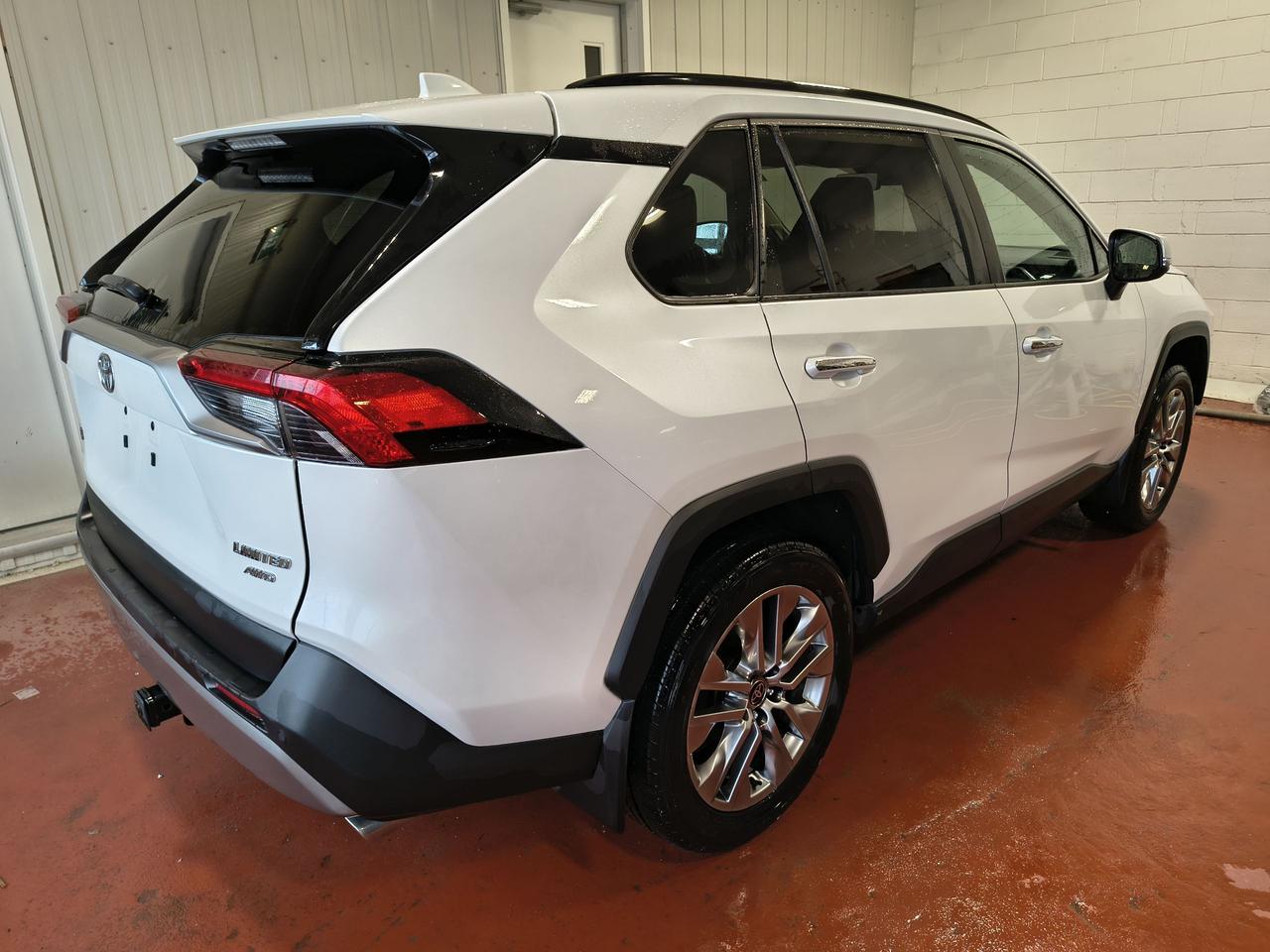 2023 Toyota RAV4 LIMITED  Photo
