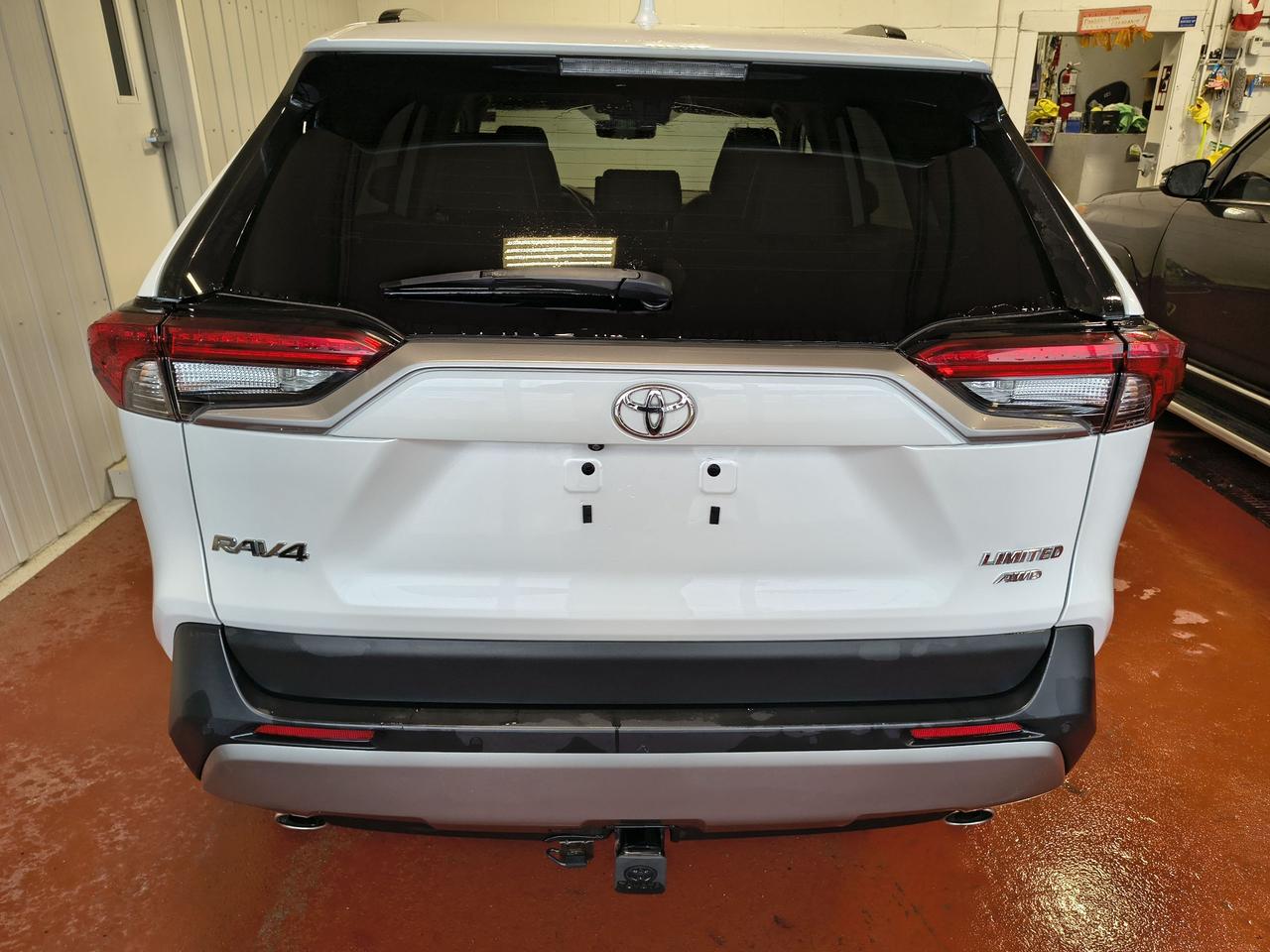 2023 Toyota RAV4 LIMITED  Photo