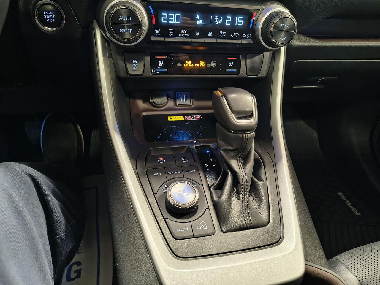 2023 Toyota RAV4 LIMITED  Photo0