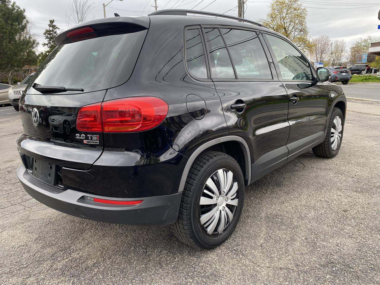 2016 Volkswagen Tiguan Automatic/4Cylinder/PanoRoof/Navi/Backup Cam Photo