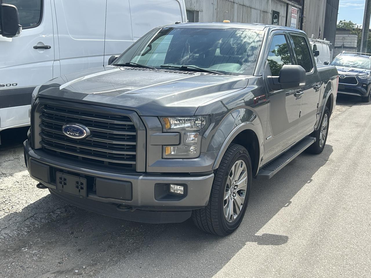 2016 Ford F-150 XLT 4x4 SuperCrew 145 in's photo