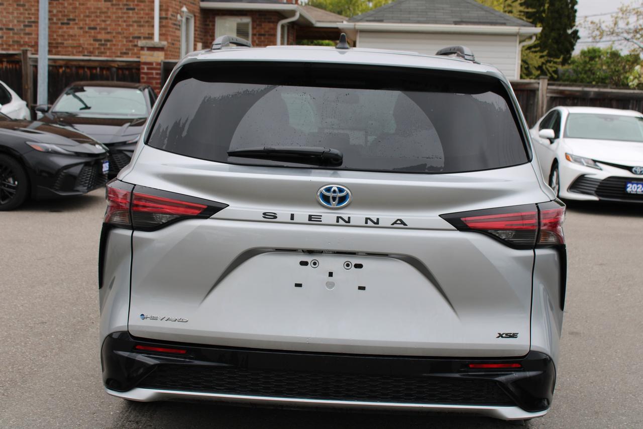 2025 Toyota Sienna XSE Photo