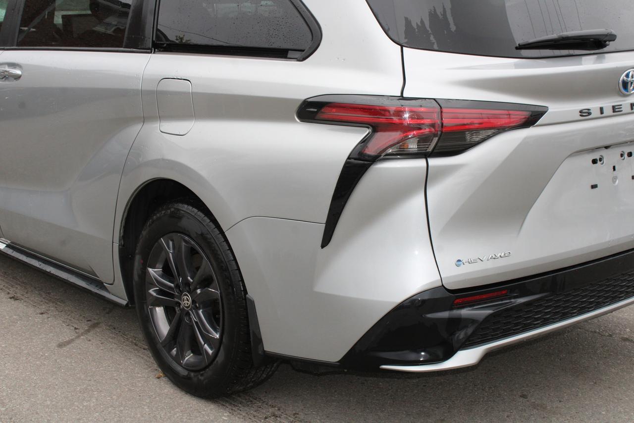 2025 Toyota Sienna XSE Photo