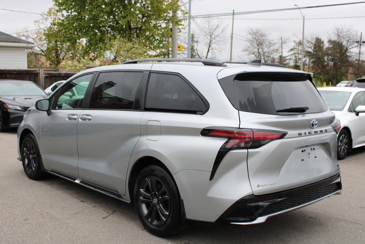 2025 Toyota Sienna XSE Photo