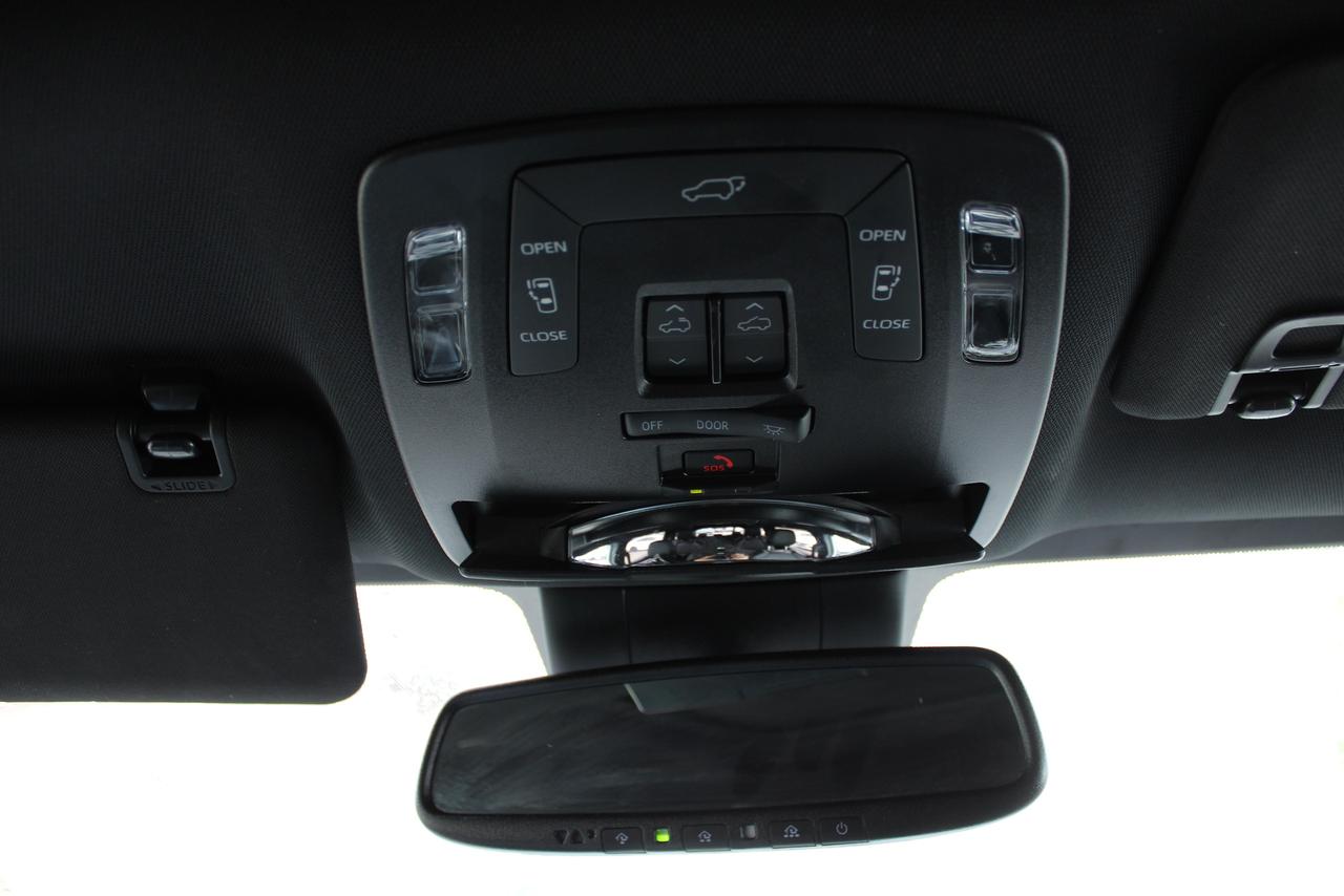 2025 Toyota Sienna XSE Photo