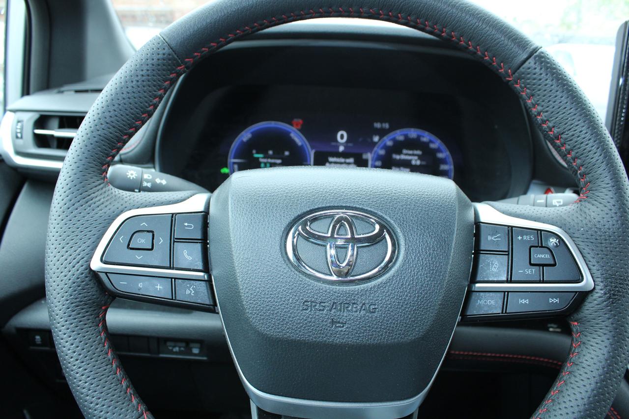 2025 Toyota Sienna XSE Photo