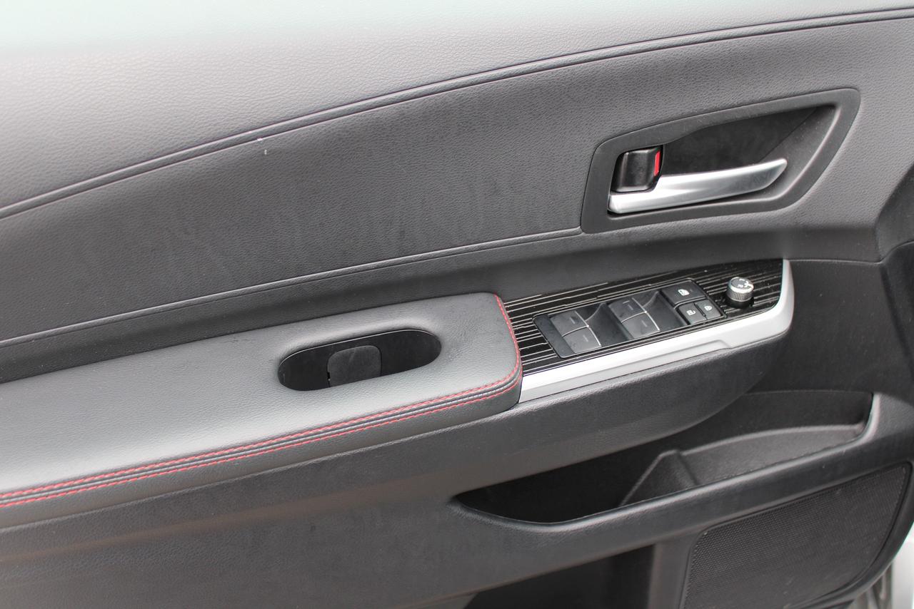 2025 Toyota Sienna XSE Photo
