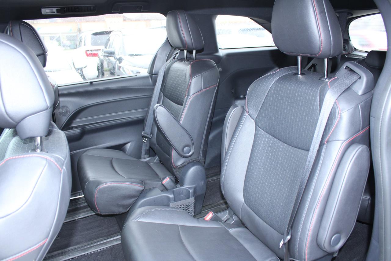 2025 Toyota Sienna XSE Photo
