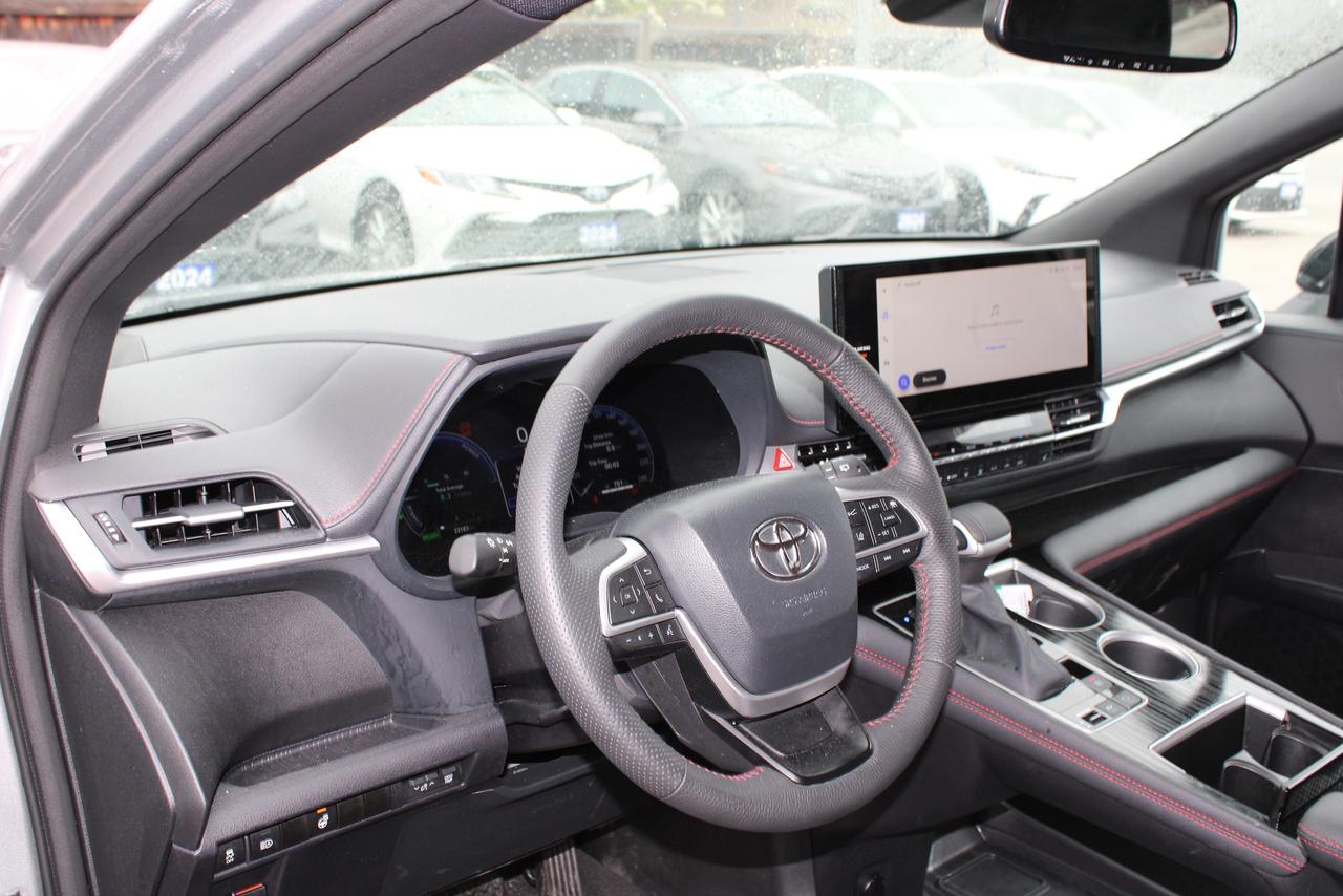 2025 Toyota Sienna XSE Photo