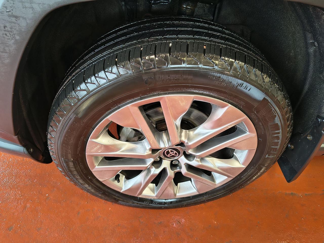 2024 Toyota RAV4 XLE Photo0