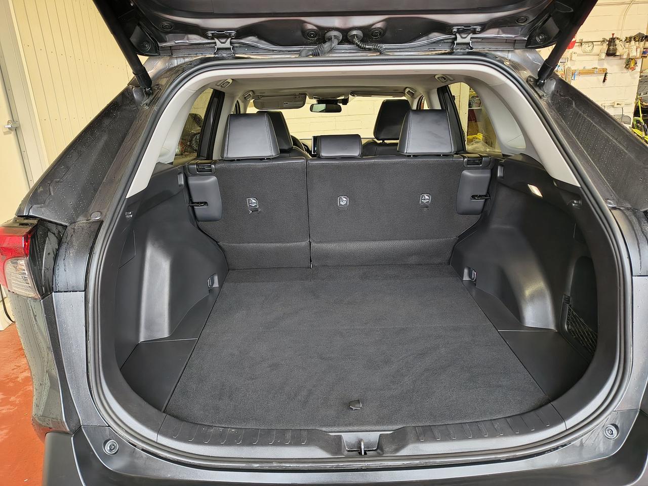 2024 Toyota RAV4 XLE Photo0