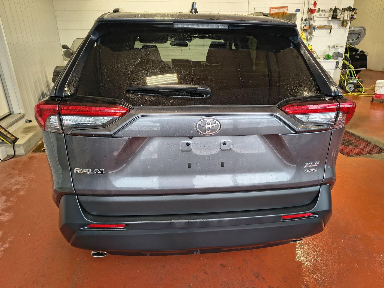 2024 Toyota RAV4 XLE Photo0