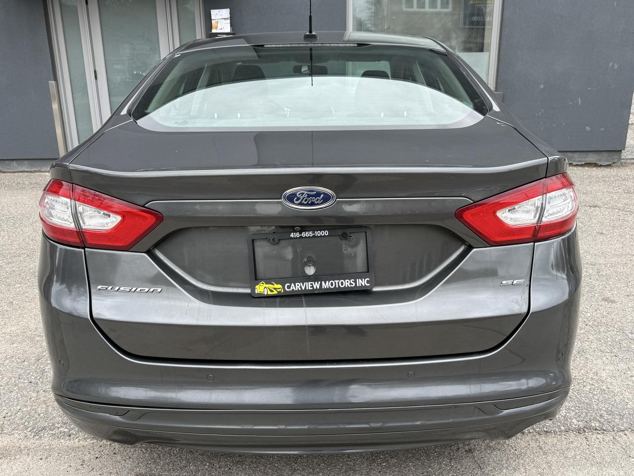 2016 Ford Fusion SE Photo