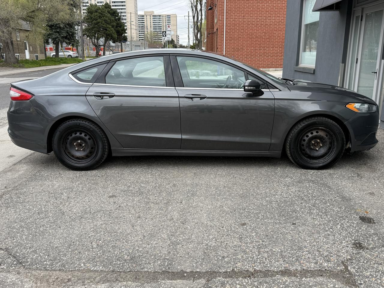 2016 Ford Fusion SE Photo