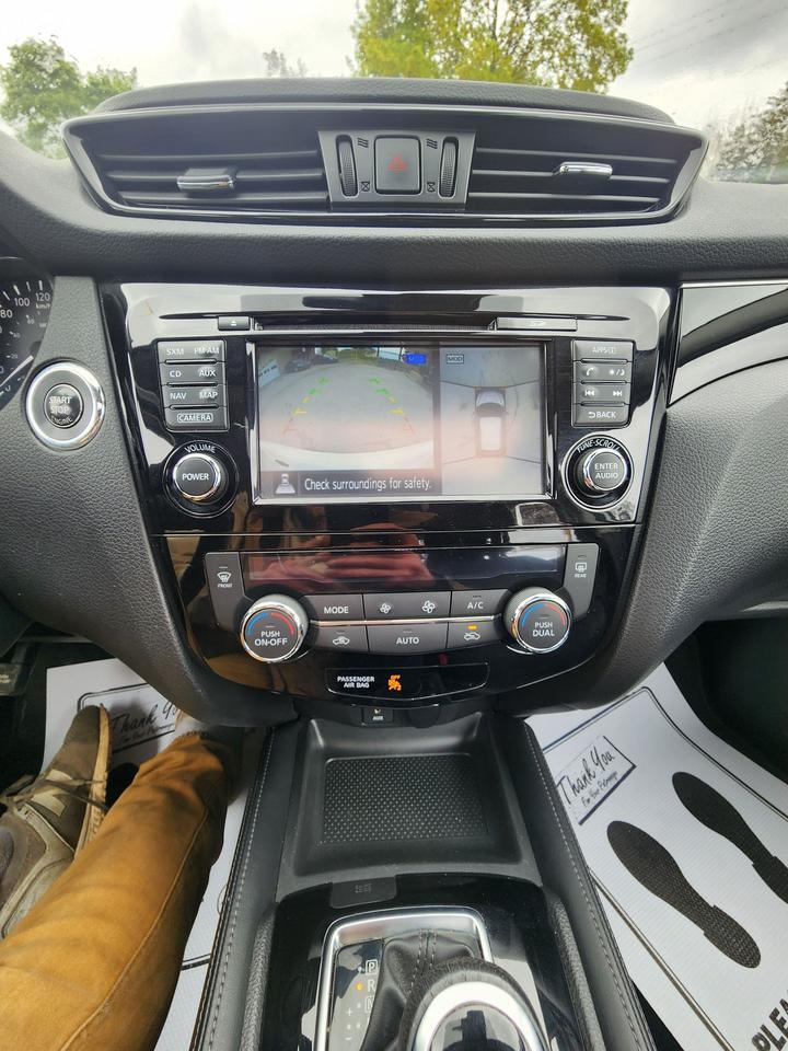 2018 Nissan Qashqai SL l Fully Loaded l Low KM l Clean CarFax Photo