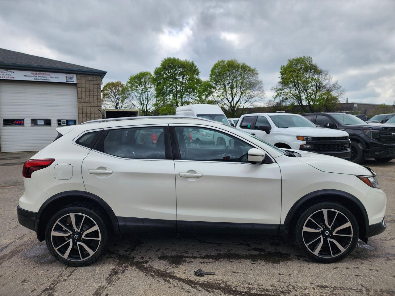 2018 Nissan Qashqai SL l Fully Loaded l Low KM l Clean CarFax Photo