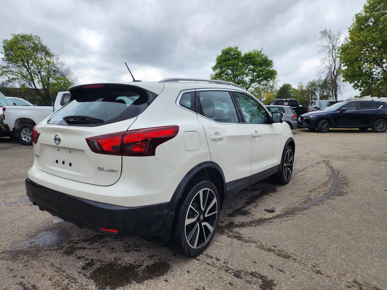 2018 Nissan Qashqai SL l Fully Loaded l Low KM l Clean CarFax Photo