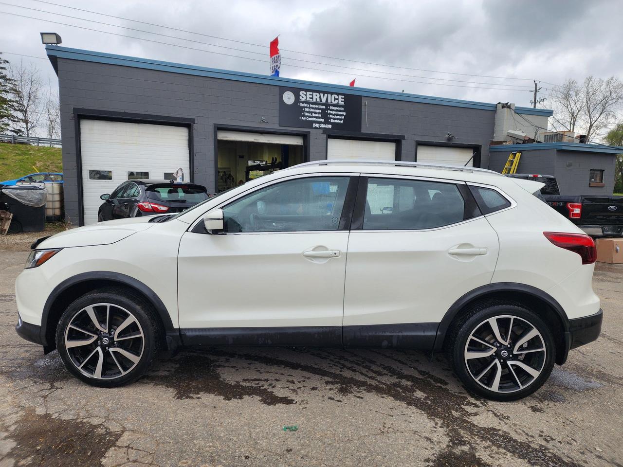 2018 Nissan Qashqai SL l Fully Loaded l Low KM l Clean CarFax Photo