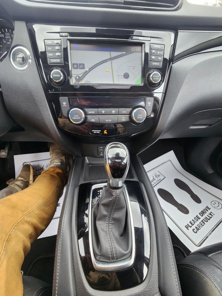 2018 Nissan Qashqai SL l Fully Loaded l Low KM l Clean CarFax Photo