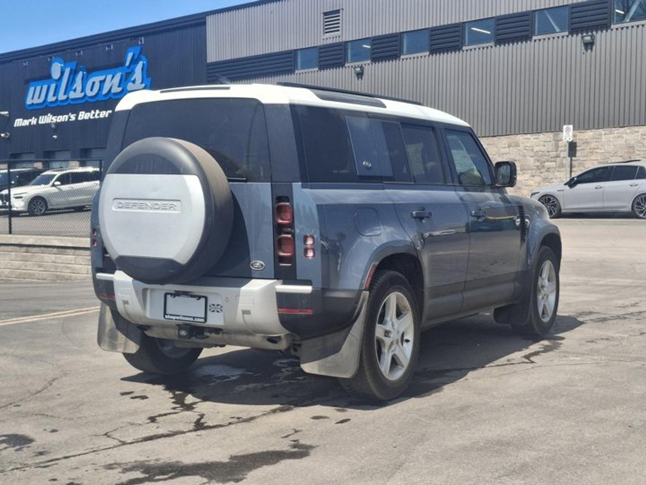 2023 Land Rover Defender SE 4WD | 3.0L | Leather | Sunroof | Nav | 360 Camera | Heated Seats | Power Seat | and More ! Photo
