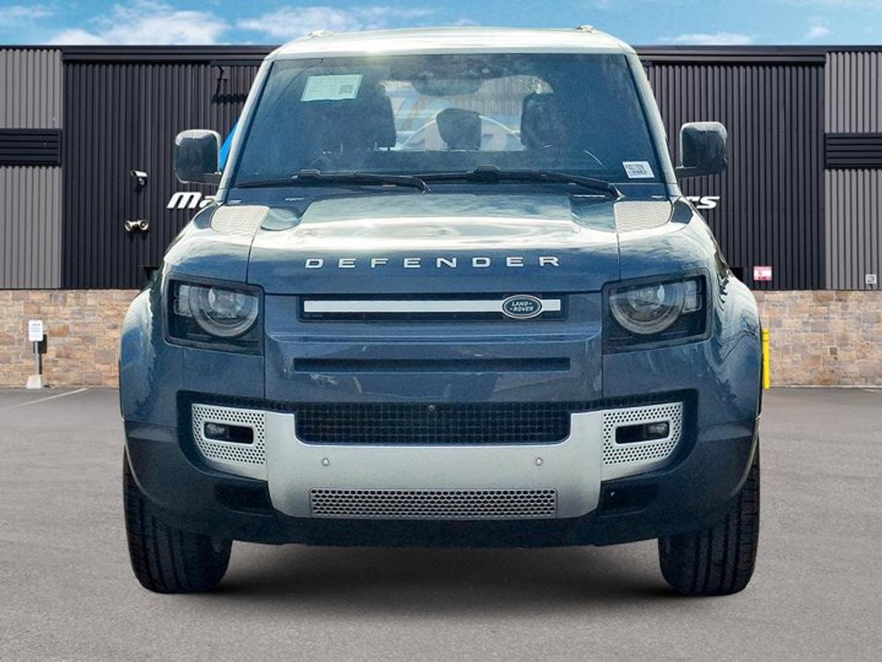 2023 Land Rover Defender SE 4WD | 3.0L | Leather | Sunroof | Nav | 360 Camera | Heated Seats | Power Seat | and More ! Photo