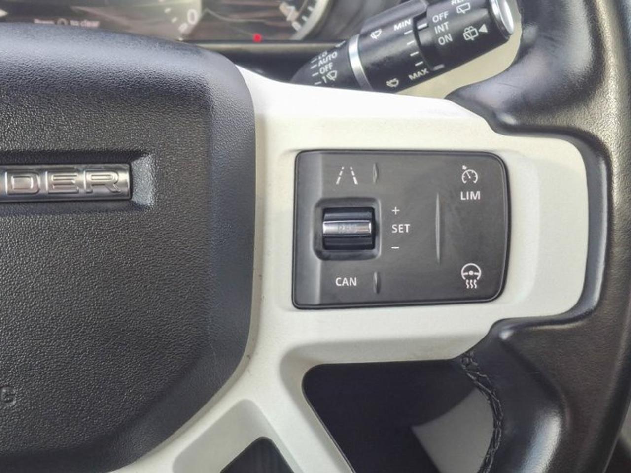 2023 Land Rover Defender SE 4WD | 3.0L | Leather | Sunroof | Nav | 360 Camera | Heated Seats | Power Seat | and More ! Photo