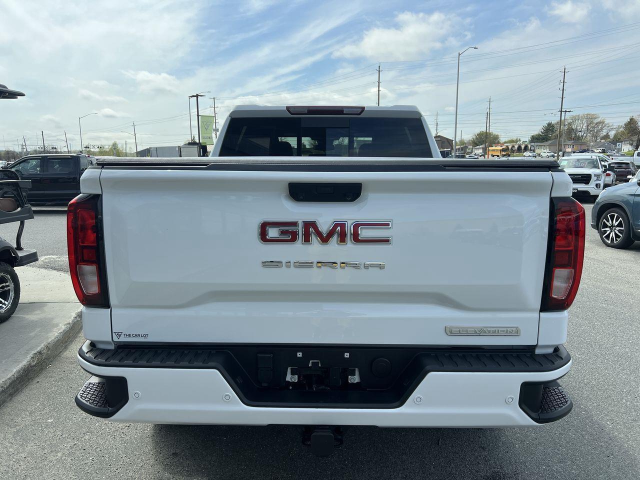 2024 GMC Sierra 1500 Elevation 4X4, REMOTE START, HEATED FRONT SEATS, CRUISE CONTROL, NAV, BACK UP CAM!! Photo