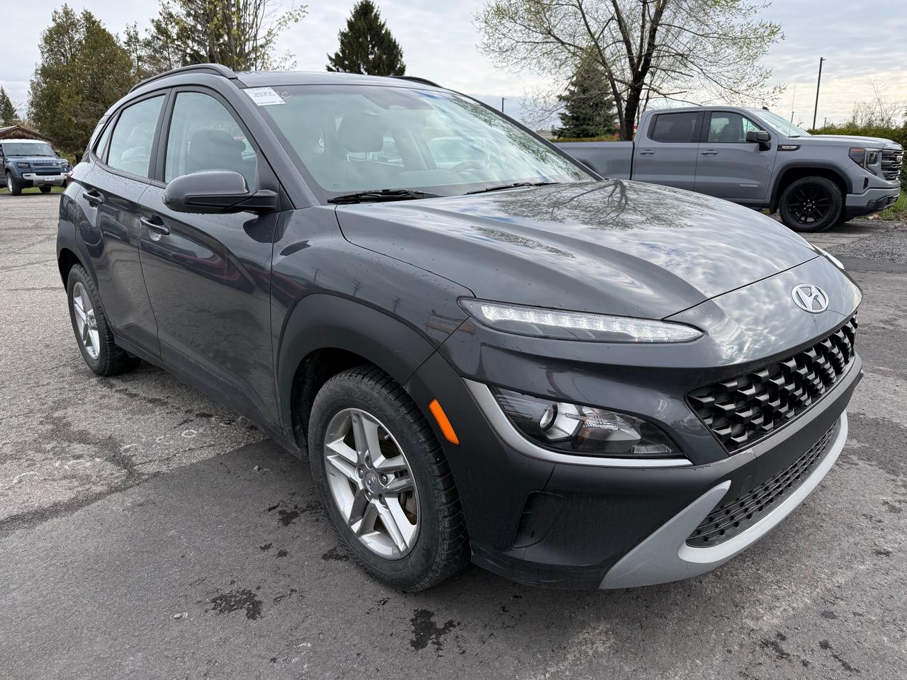 2023 Hyundai KONA 2.0L Essential Heated Seats! CarPlay! Photo