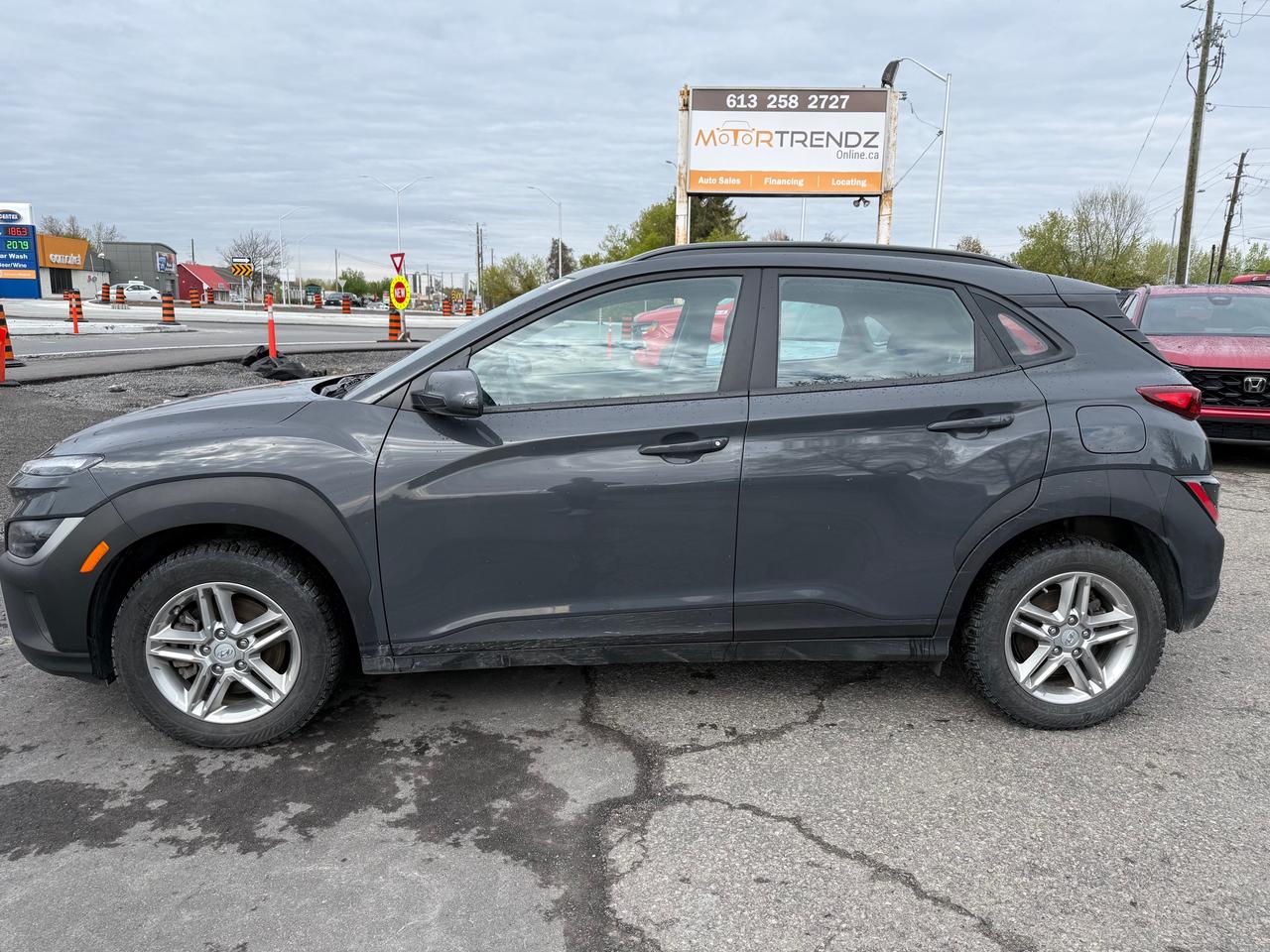 2023 Hyundai KONA 2.0L Essential Heated Seats! CarPlay! Photo