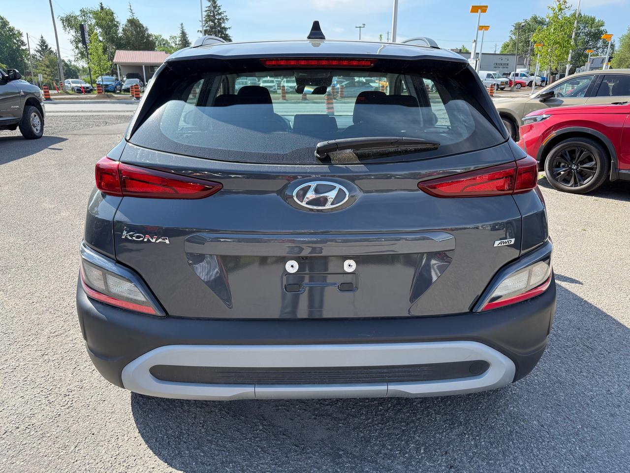 2023 Hyundai KONA 2.0L Essential Heated Seats! CarPlay! Photo3