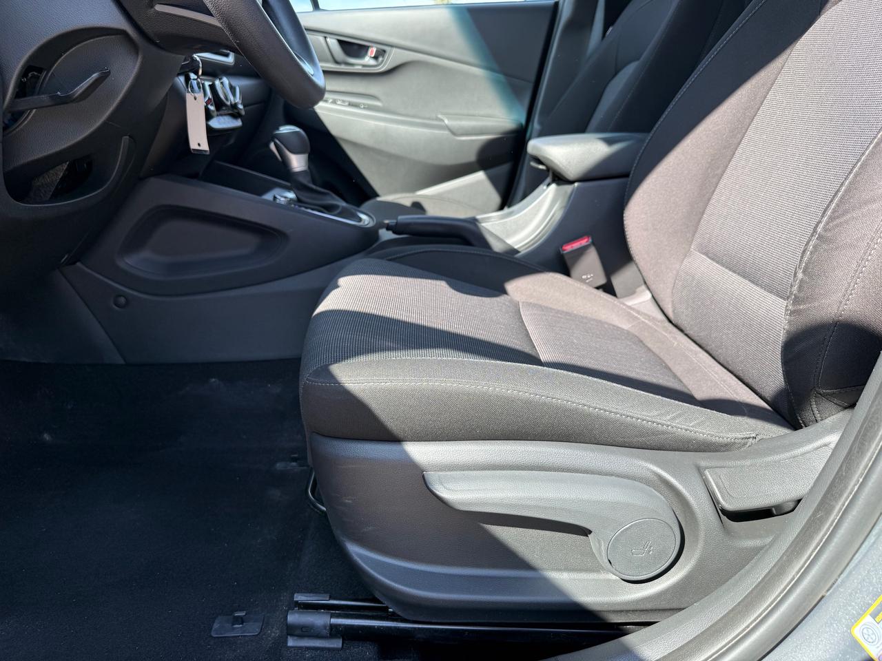 2023 Hyundai KONA 2.0L Essential Heated Seats! CarPlay! Photo