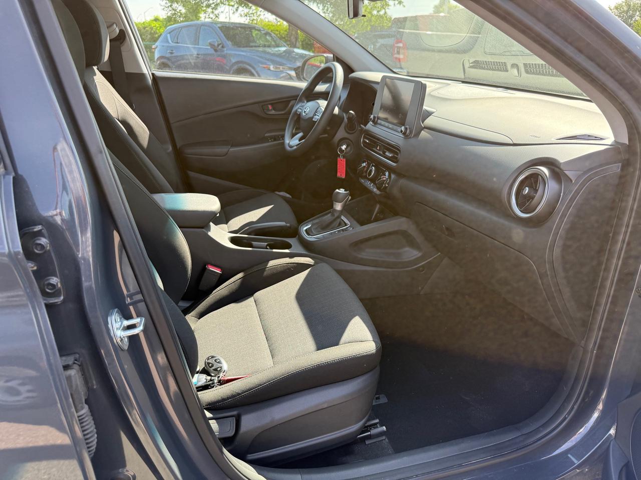 2023 Hyundai KONA 2.0L Essential Heated Seats! CarPlay! Photo