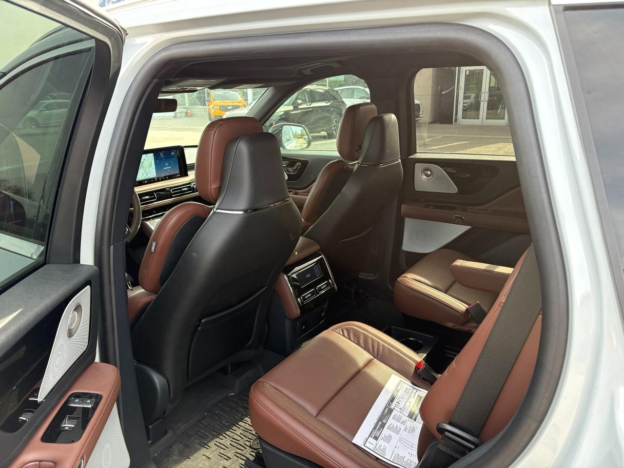 2025 Lincoln Aviator Reserve 201A|HEATED/VENT STS|DYNAMIC HANDLING PK|1 OWNER|N Photo