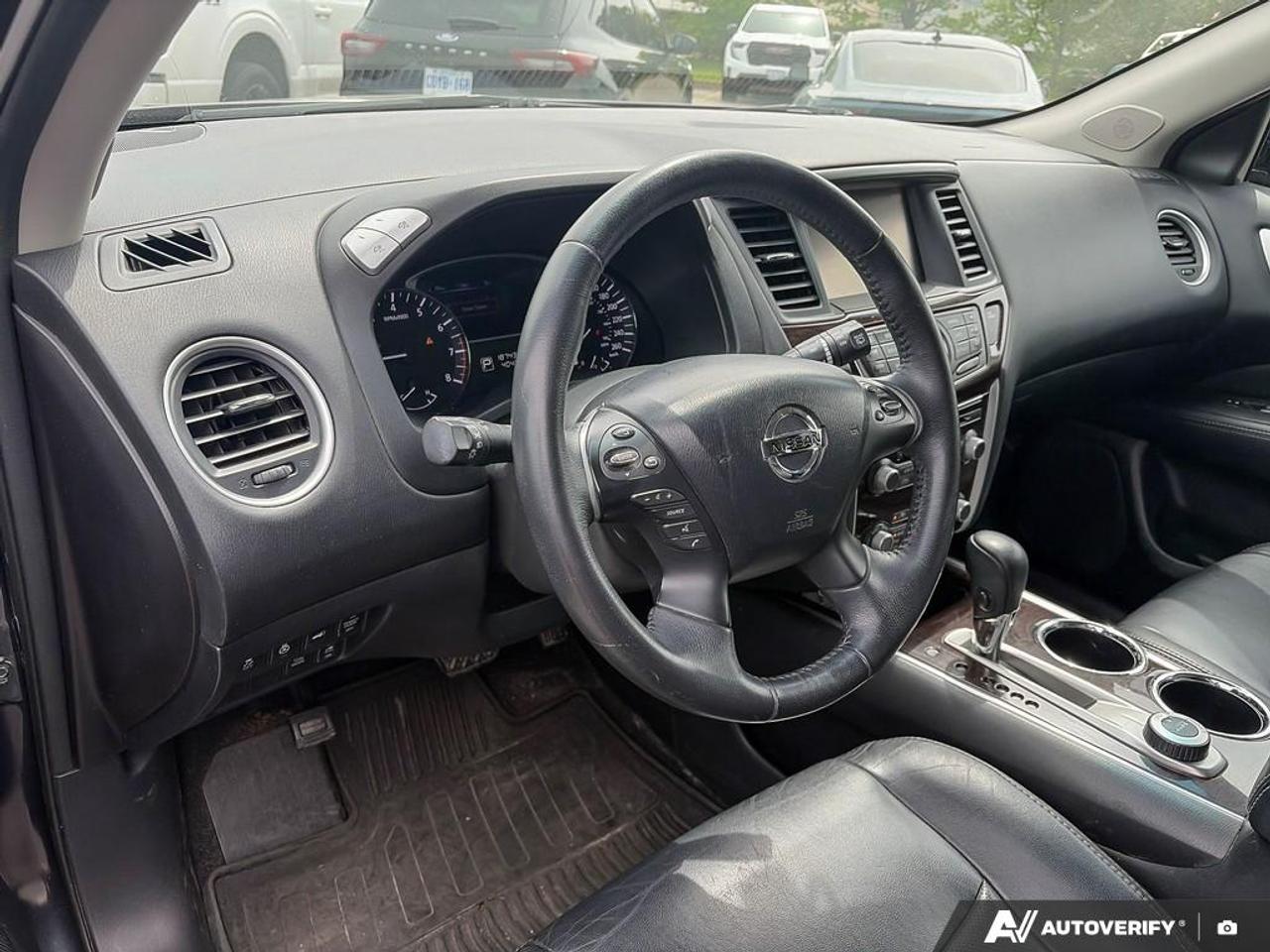 2014 Nissan Pathfinder Platinum PREMIUM PK|NO ACCIDENTS|1 OWNER|ALL WEATHER MATS Photo