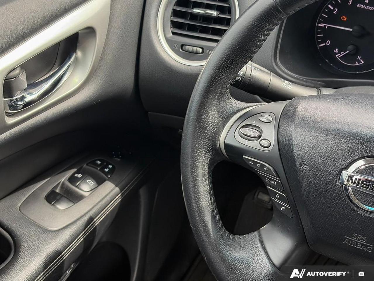 2014 Nissan Pathfinder Platinum PREMIUM PK|NO ACCIDENTS|1 OWNER|ALL WEATHER MATS Photo