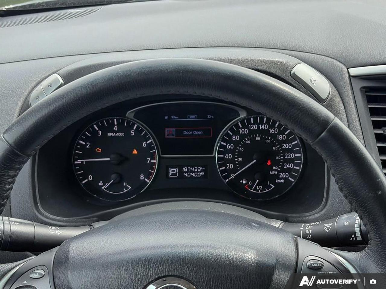 2014 Nissan Pathfinder Platinum PREMIUM PK|NO ACCIDENTS|1 OWNER|ALL WEATHER MATS Photo