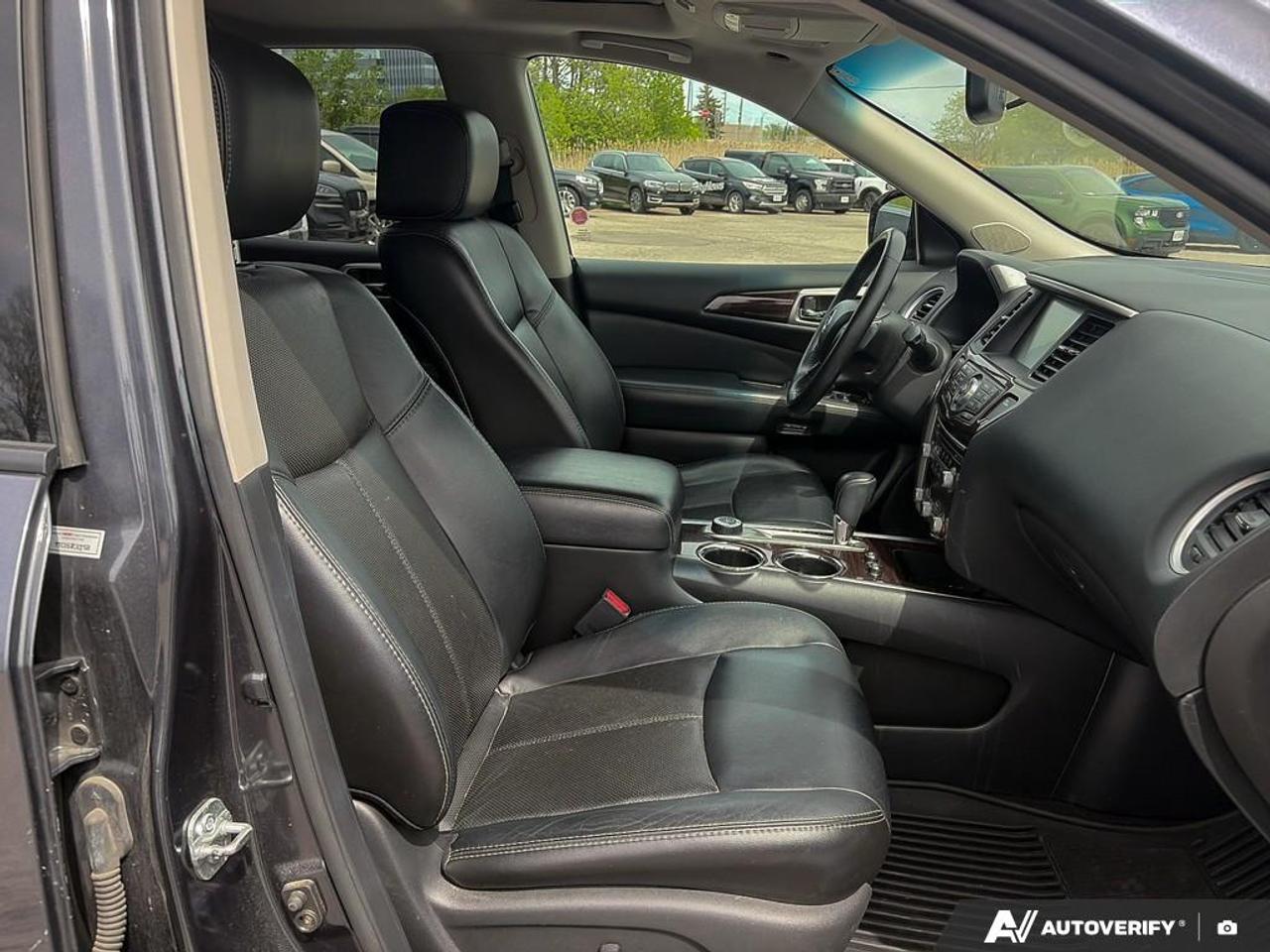 2014 Nissan Pathfinder Platinum PREMIUM PK|NO ACCIDENTS|1 OWNER|ALL WEATHER MATS Photo
