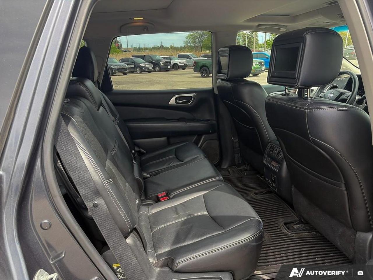 2014 Nissan Pathfinder Platinum PREMIUM PK|NO ACCIDENTS|1 OWNER|ALL WEATHER MATS Photo