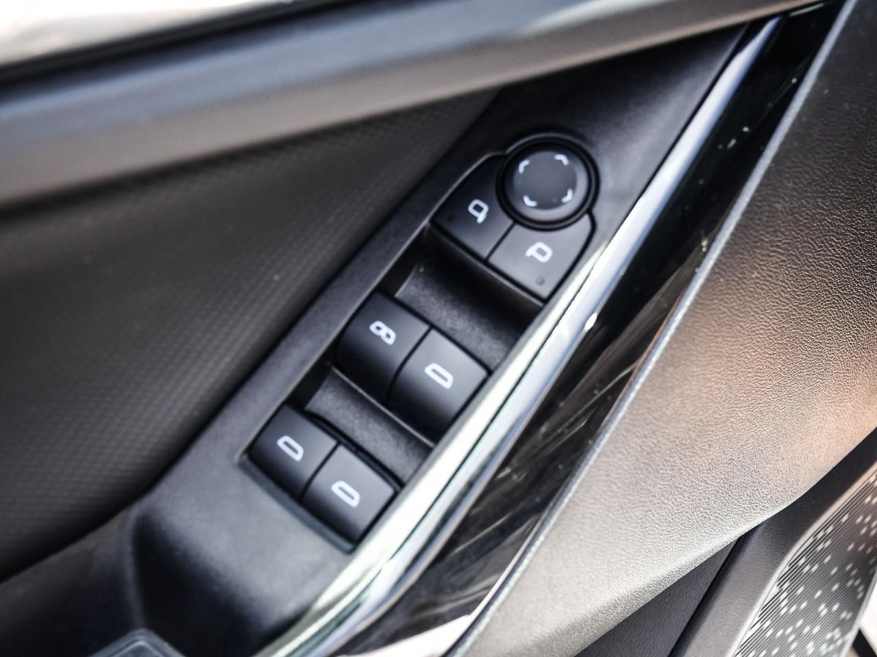 2025 Chevrolet Equinox LT Photo