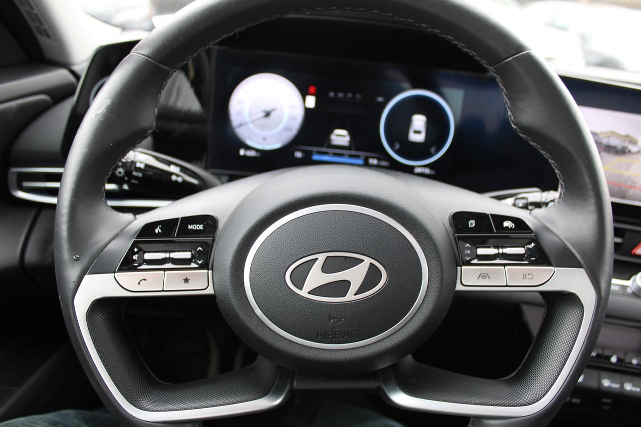 2025 Hyundai Elantra Preferred Photo4
