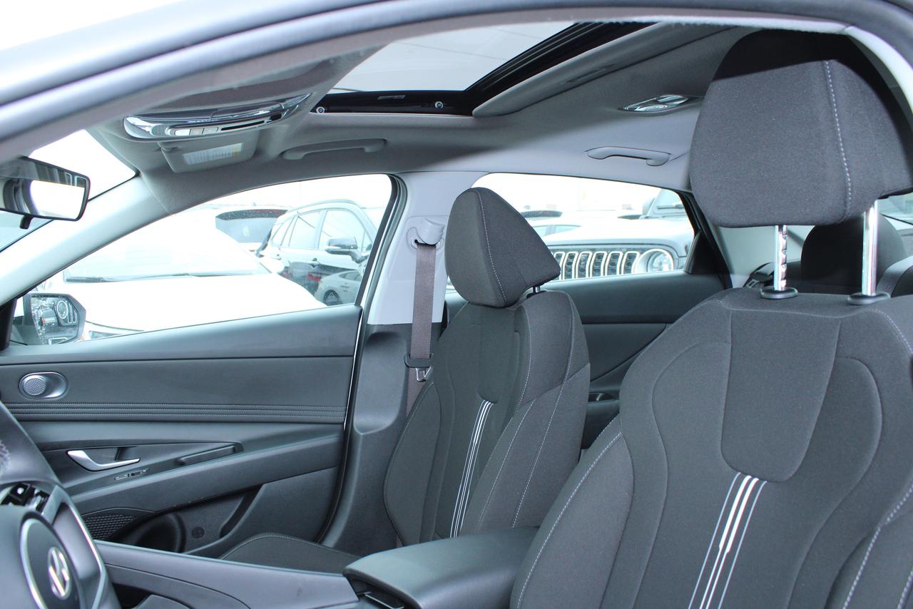 2025 Hyundai Elantra Preferred Photo