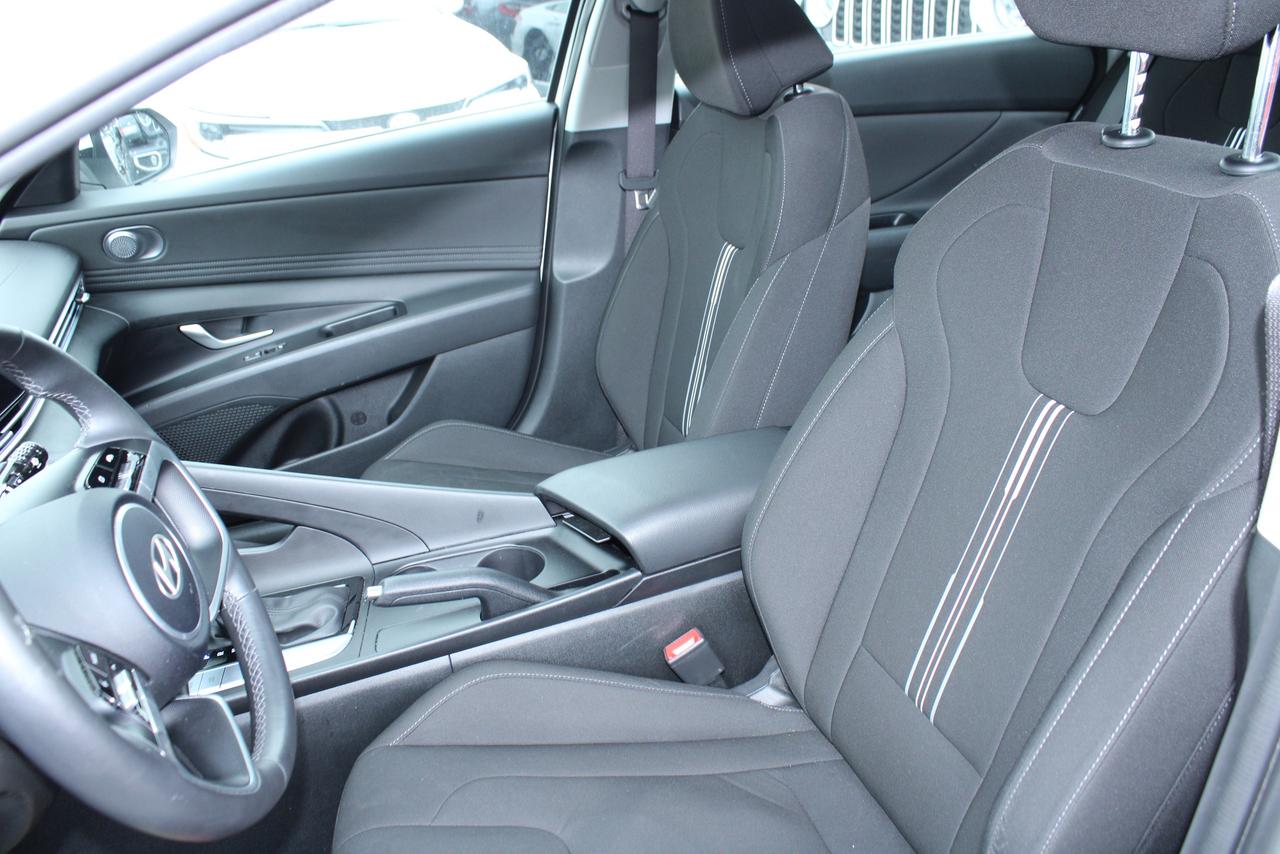 2025 Hyundai Elantra Preferred Photo