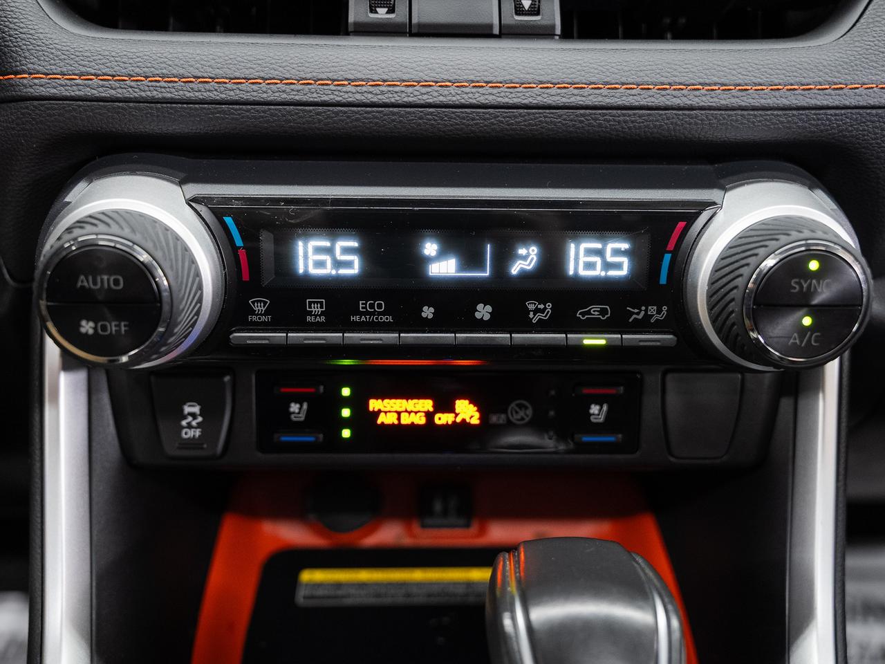 2019 Toyota RAV4 TRAIL AWD | Leather | Sunroof | Cooled Seats | BSM